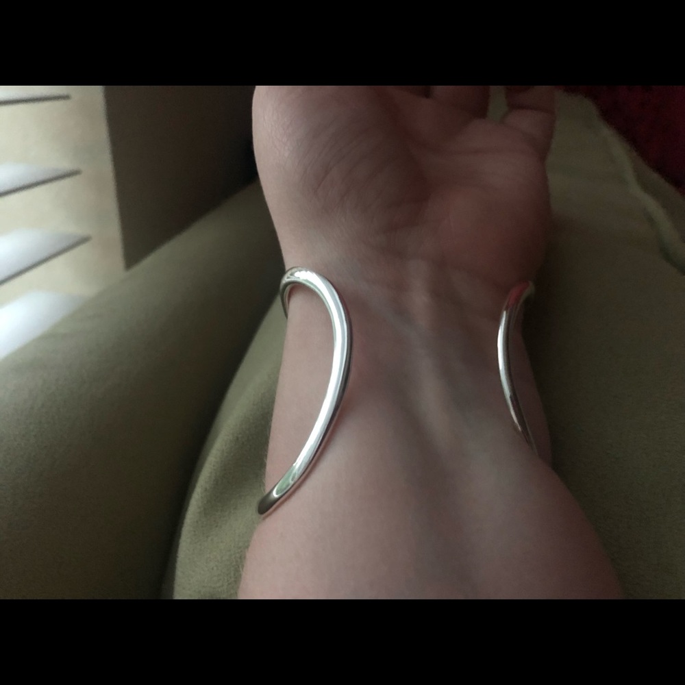Silver X Cuff - Picture 5 of 8